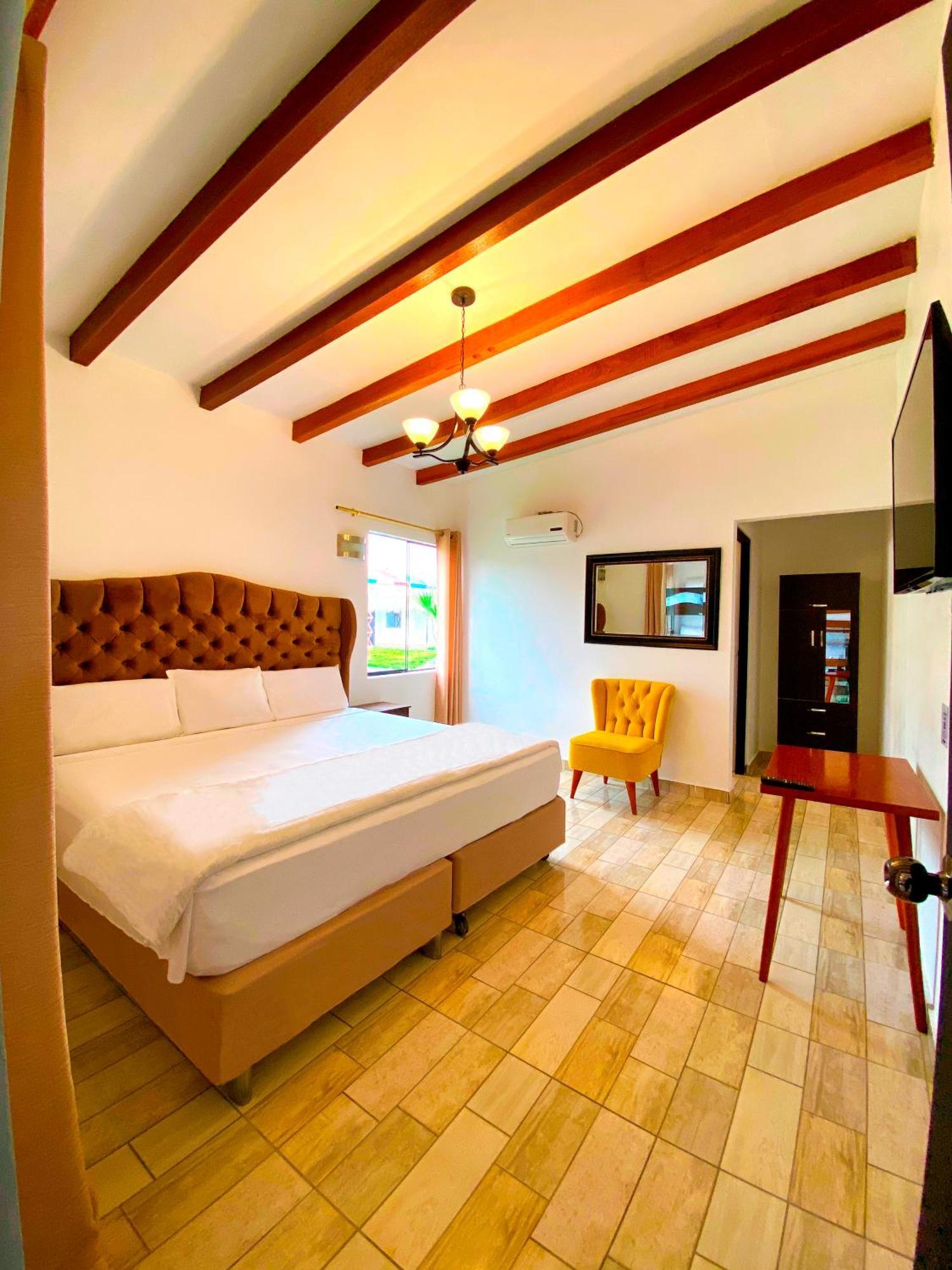 Hotel Thiago